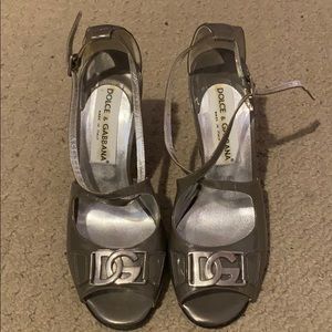 Dolce & Gabbana gray size 35.5 (5.5) heels